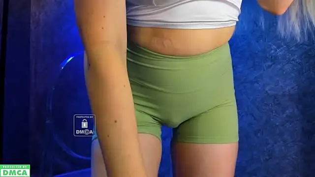 Snapshot of xteona chatting on 10-09-25, 10:57 xteona online show from 10-09-25, 10:57