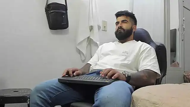 Lyon vach online show from 01-13-25, 01:56