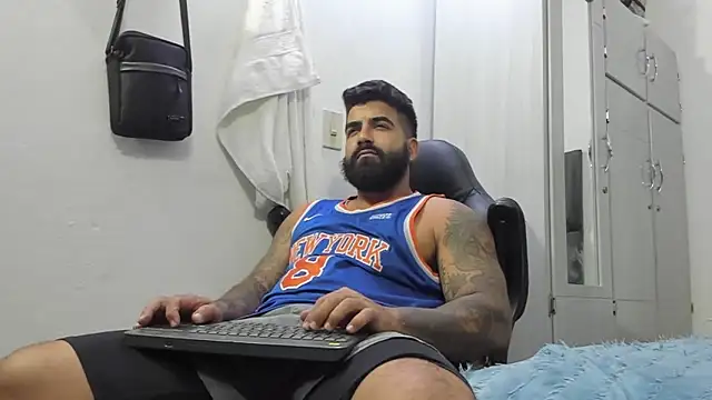 Lyon vach online show from 01-14-25, 04:04