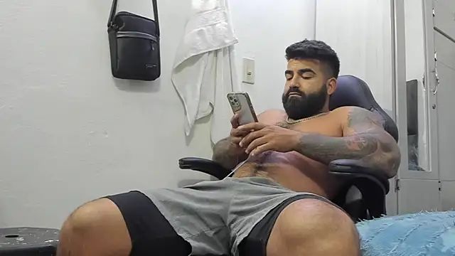 Lyon vach online show from 01-14-25, 01:06