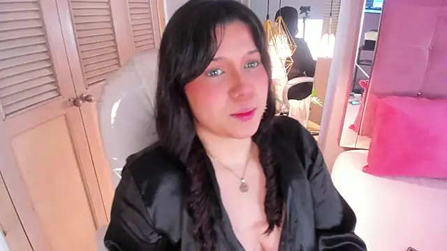 Snapshot of ArticaBelle chatting on 01-18-25, 12:47 ArticaBelle online show from 01-18-25, 12:47