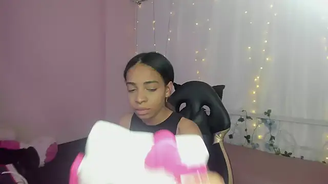 Abigail Wilson  online show from 01-31-25, 08:43