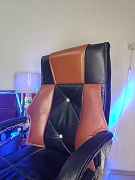 Snapshot of Black-Pearll chatting on 02-04-25, 05:45 Black-Pearll online show from 02-04-25, 05:45