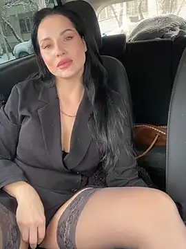 Snapshot of Roxana-Sexy chatting on 12-20-25, 04:19 Roxana-Sexy online show from 12-20-25, 04:19