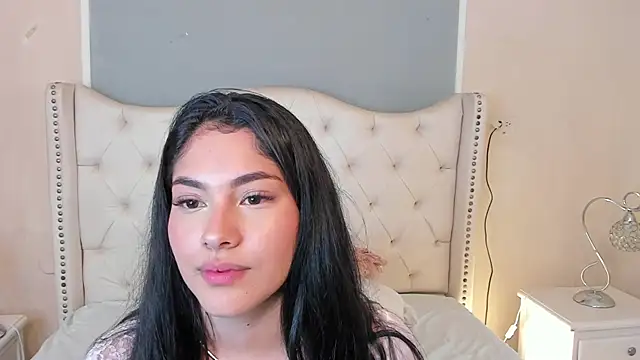 Mia Elowen online show from 02-12-25, 04:01