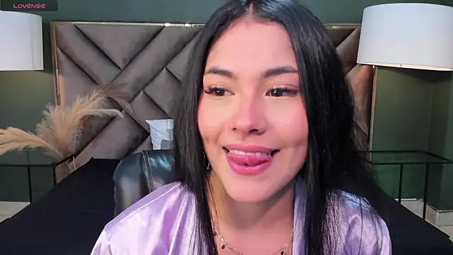 Mia Elowen online show from 02-22-25, 08:53