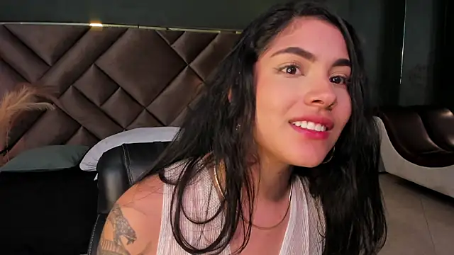 Mia Elowen online show from 02-28-25, 11:56