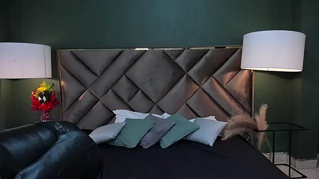 Mia Elowen online show from 03-08-25, 11:18