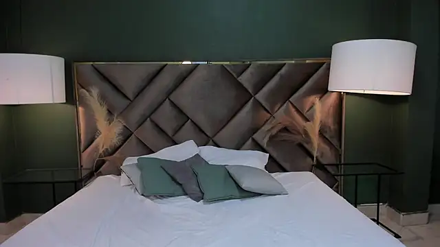 Mia Elowen online show from 03-10-25, 10:34