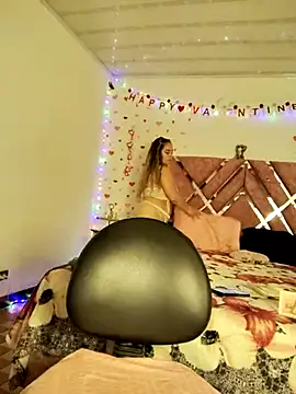 LaurenWelly  online show from 02-14-25, 11:42