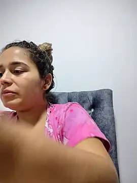 LaurenWelly  online show from 02-18-25, 02:27