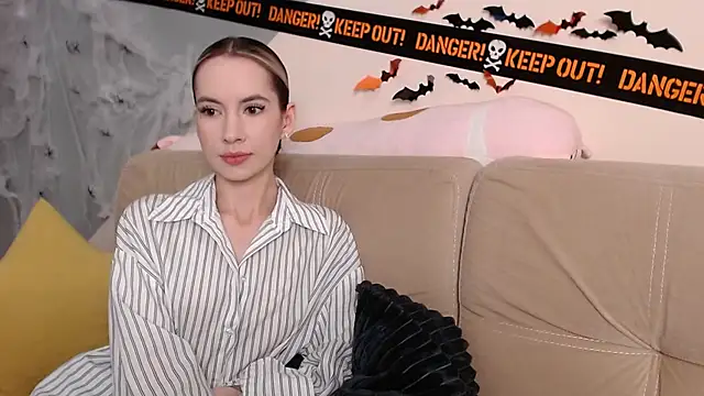 AmbrielHailey online show from 11-02-25, 07:27