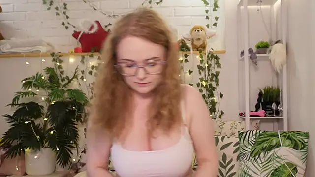 MonicaAsis online show from 10-18-25, 05:57