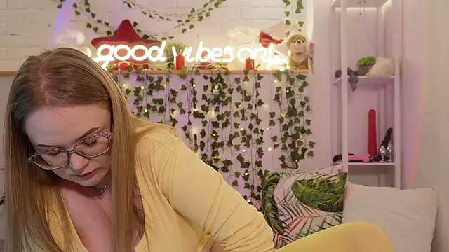 MonicaAsis online show from 02-01-26, 05:44