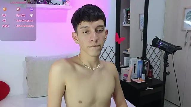 milky  boy  online show from 03-07-25, 03:51