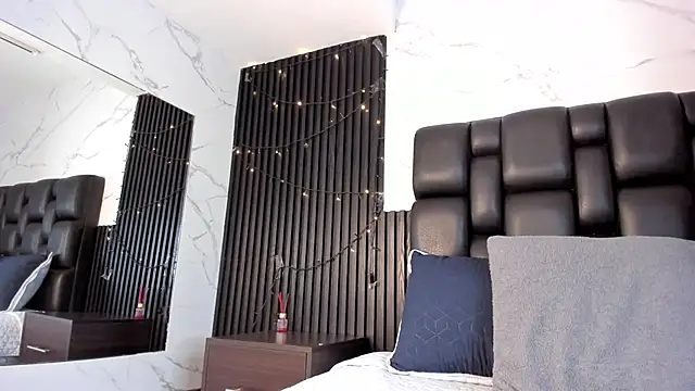 Snapshot of AuroraBon chatting on 11-12-25, 03:01 AuroraBon online show from 11-12-25, 03:01