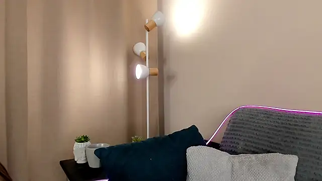 Snapshot of EdithHaskell chatting on 12-28-24, 07:33 EdithHaskell online show from 12-28-24, 07:33