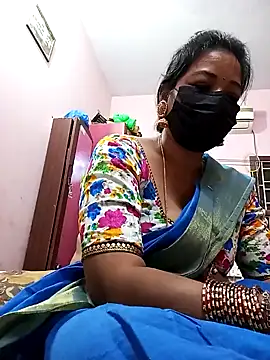 Snapshot of Tamil_sreelekha chatting on 01-26-25, 03:03 Tamil sreelekha online show from 01-26-25, 03:03
