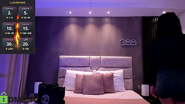 Cristal  adams online show from 10-20-25, 12:27