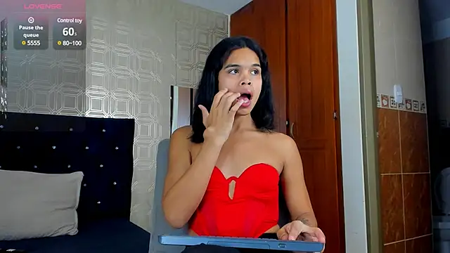 evelyn wine online show from 03-14-25, 08:17