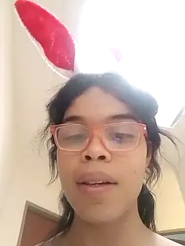 evelyn wine online show from 03-22-25, 07:09