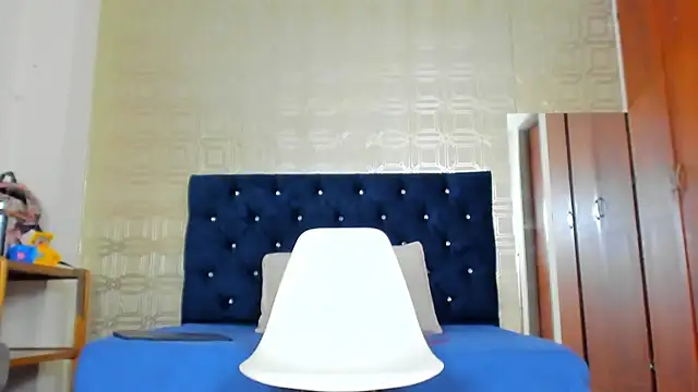 evelyn wine online show from 03-22-25, 10:26