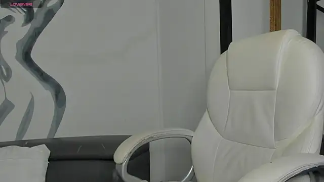 TinaJonnes  online show from 03-11-25, 08:52