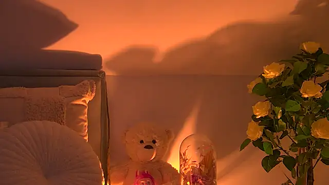 AngeliqueSkye online show from 10-24-25, 03:14