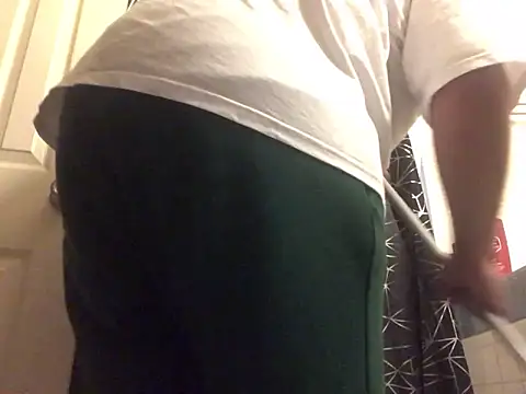 Snapshot of fatboyjayohh126 chatting on 12-25-24, 02:14 fatboyjayohh126 online show from 12-25-24, 02:14