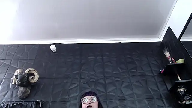 Agata Darkness online show from 03-25-26, 08:04