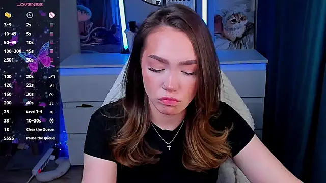 Evia r0se online show from 04-22-26, 05:21