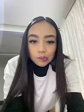 Snapshot of SOPHIACANDY19_ chatting on 12-17-24, 02:12 SOPHIACANDY19 online show from 12-17-24, 02:12