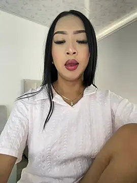 SOPHIACANDY19  online show from 05-31-26, 09:49