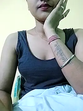 Snapshot of MISSQUEEN48 chatting on 03-02-25, 05:04 MISSQUEEN48 online show from 03-02-25, 05:04