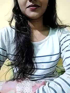 Snapshot of MISSQUEEN48 chatting on 01-06-26, 05:44 MISSQUEEN48 online show from 01-06-26, 05:44