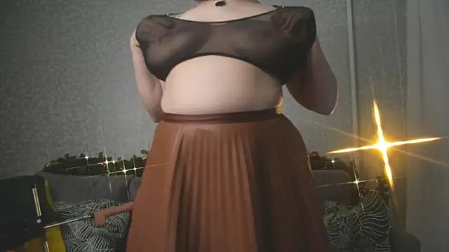 Snapshot of Kira_Citro chatting on 12-18-24, 11:19 Kira Citro online show from 12-18-24, 11:19