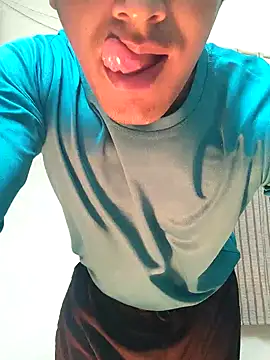 Snapshot of Wild-Honey chatting on 12-15-24, 12:51 Wild-Honey online show from 12-15-24, 12:51