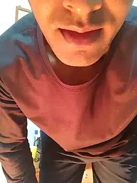 Snapshot of Wild-Honey chatting on 12-20-24, 02:30 Wild-Honey online show from 12-20-24, 02:30