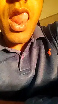 Snapshot of Wild-Honey chatting on 12-24-24, 09:50 Wild-Honey online show from 12-24-24, 09:50