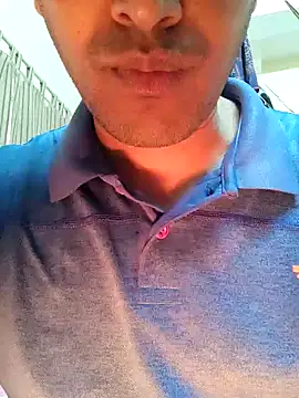 Snapshot of Wild-Honey chatting on 12-25-24, 05:37 Wild-Honey online show from 12-25-24, 05:37