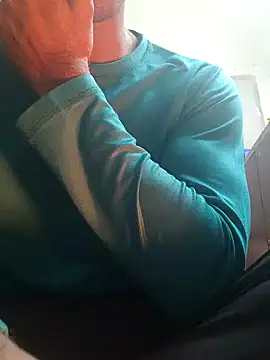 Snapshot of Wild-Honey chatting on 12-26-24, 08:07 Wild-Honey online show from 12-26-24, 08:07