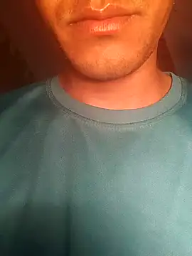 Snapshot of Wild-Honey chatting on 01-11-25, 12:01 Wild-Honey online show from 01-11-25, 12:01