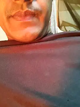 Snapshot of Wild-Honey chatting on 01-22-25, 10:40 Wild-Honey online show from 01-22-25, 10:40