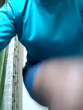 Snapshot of Wild-Honey chatting on 02-28-25, 03:48 Wild-Honey online show from 02-28-25, 03:48