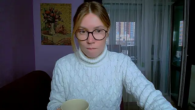 TaylorBre online show from 10-05-25, 06:23