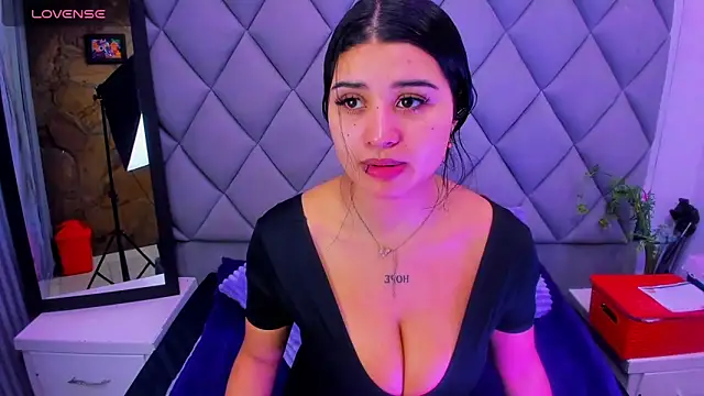 venusowen  online show from 11-05-25, 01:22