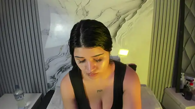 venusowen  online show from 02-15-26, 12:14