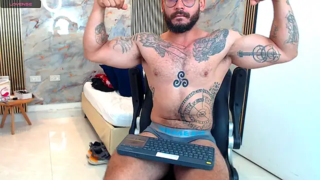 Snapshot of hanz_col chatting on 03-01-25, 11:39 hanz col online show from 03-01-25, 11:39