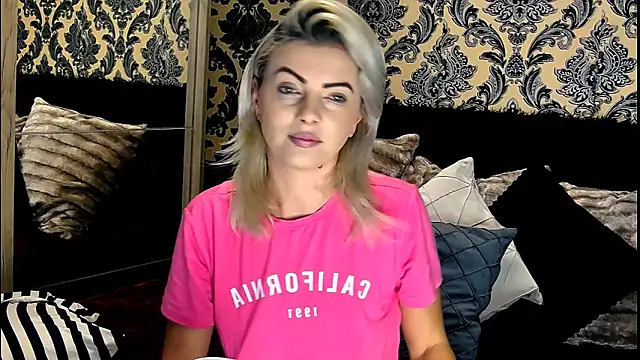 Snapshot of Aly_girl1 chatting on 12-04-24, 09:51 Aly girl1 online show from 12-04-24, 09:51