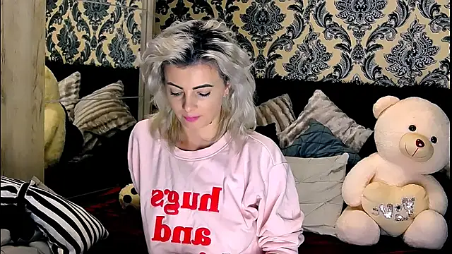 Snapshot of Aly_girl1 chatting on 12-12-24, 04:53 Aly girl1 online show from 12-12-24, 04:53